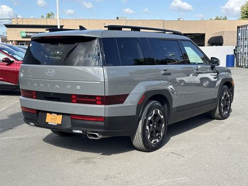 Used 2025 Hyundai Santa Fe SEL image 3