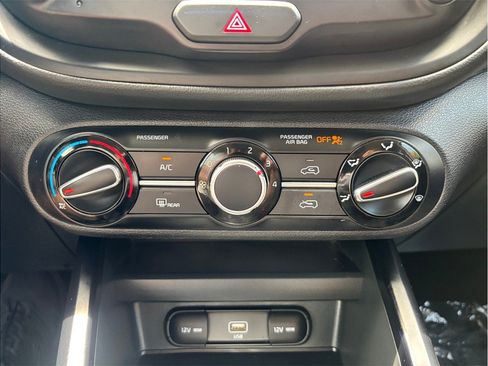 Used 2020 Kia Soul LX FWD image 23