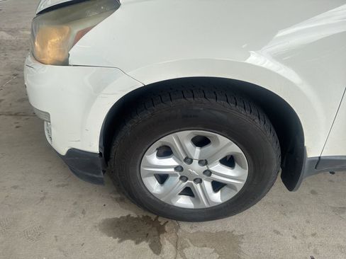 Used 2015 Chevrolet Traverse LS image 2