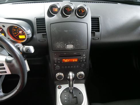 Used 2006 Nissan 350Z Enthusiast w/ (K96) Aerodynamics Pkg RWD image 10