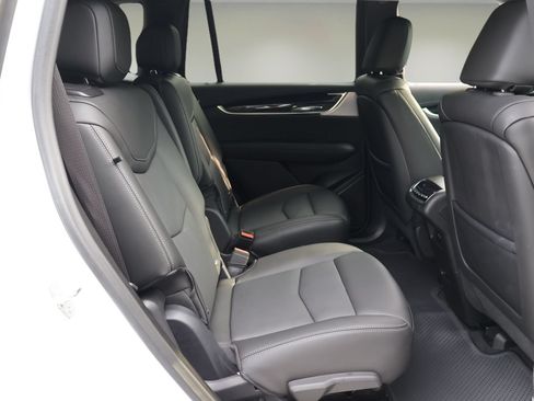 Certified 2024 Cadillac XT6 Premium Luxury FWD image 19