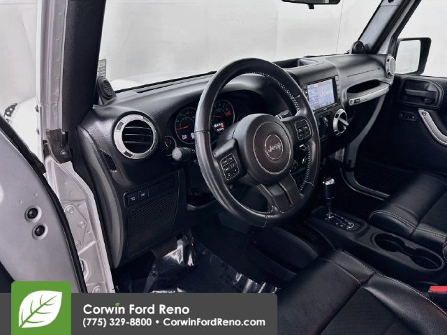 Used 2012 Jeep Wrangler Unlimited Rubicon AWD/4WD image 11