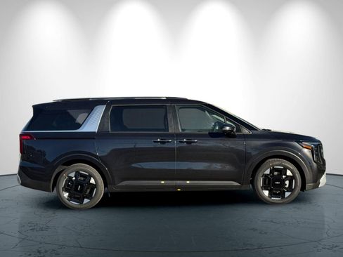 New 2026 Kia Carnival EX FWD image 3