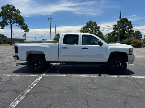 Used 2007 Chevrolet Silverado 2500 LT w/ 2LT Convenience Package RWD image 5