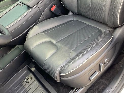 Used 2025 Hyundai Palisade Limited FWD image 24