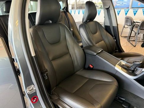 Used 2016 Volvo V60 T5 Premier w/ Convenience Package FWD image 27