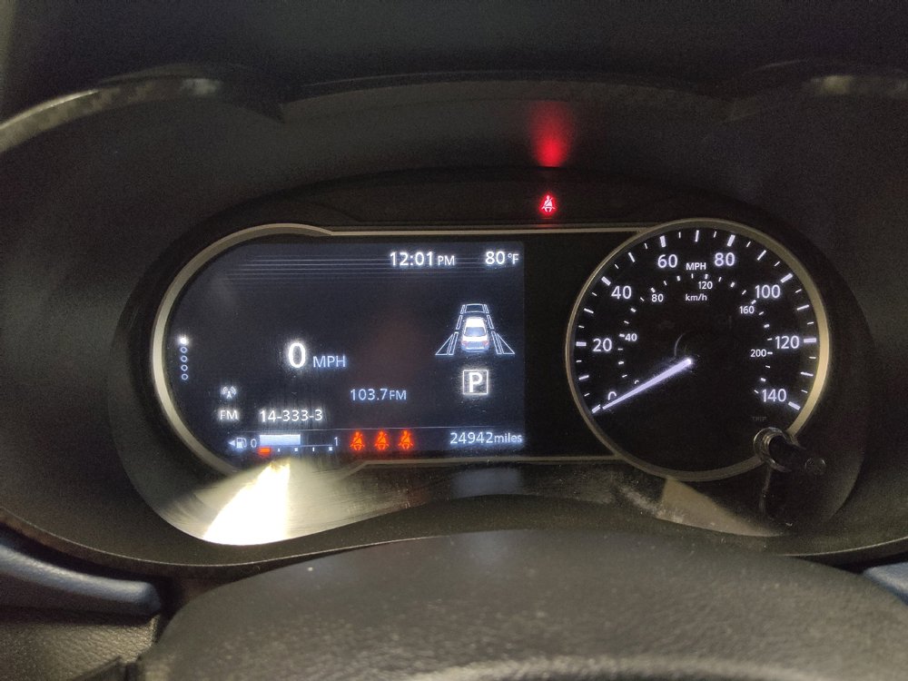 Used 2025 Nissan Versa SV FWD image 23
