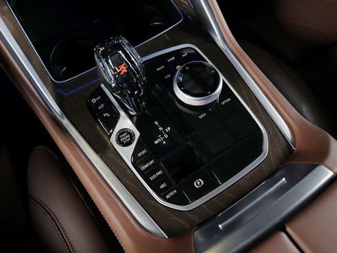 Used 2023 BMW X6 xDrive40i w/ Executive Package image 16