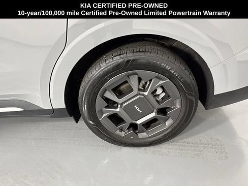 Certified 2025 Kia Carnival SX FWD image 5