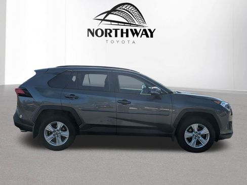 Used 2021 Toyota RAV4 XLE w/ Convenience Package AWD/4WD image 2