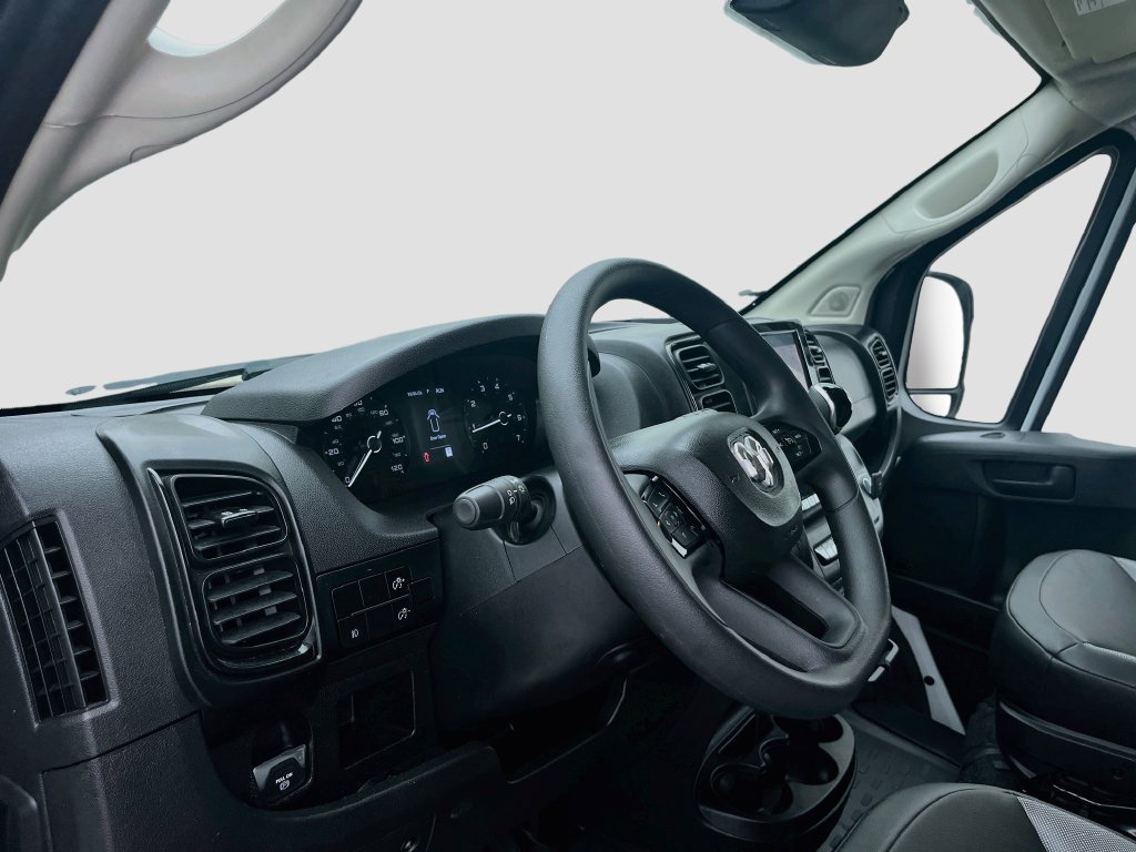 Used 2024 RAM ProMaster 2500 w/ Convenience Group FWD image 9
