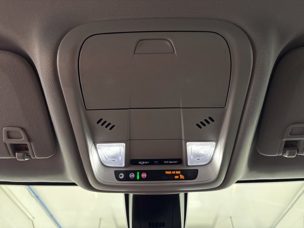 Used 2025 Chevrolet Blazer LT FWD image 43