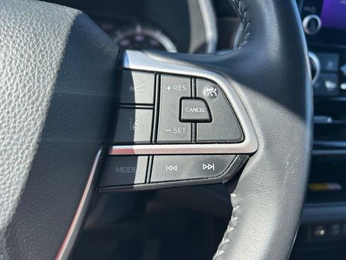 Certified 2025 Toyota Highlander XLE AWD/4WD image 20