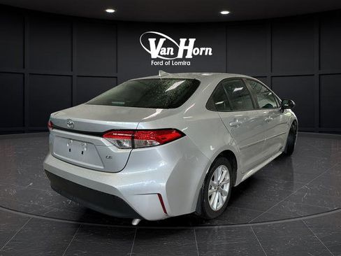 Used 2025 Toyota Corolla LE w/ LE Premium Package FWD image 7
