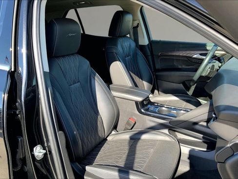 Used 2023 Buick Envision Avenir FWD image 7