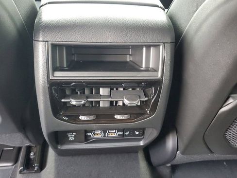 New 2025 Jeep Grand Cherokee Limited image 14