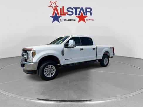 Used 2019 Ford F250 XLT w/ Snow Plow Prep Package AWD/4WD image 3