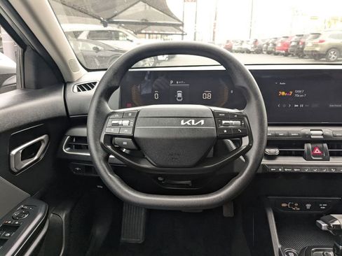 Used 2025 Kia K4 LXS image 16