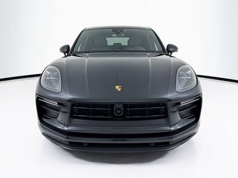 Certified 2025 Porsche Macan AWD/4WD image 6