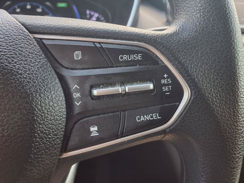 Used 2019 Hyundai Santa Fe SEL FWD image 15