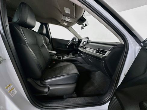 Used 2024 Mitsubishi Outlander SE FWD image 32