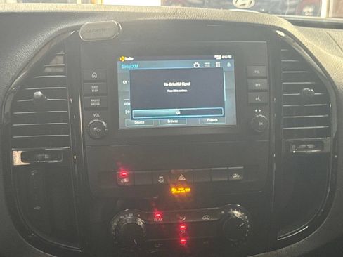 Used 2022 Mercedes-Benz Metris Passenger image 22