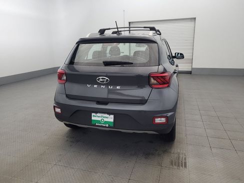 Used 2023 Hyundai Venue SEL FWD image 7