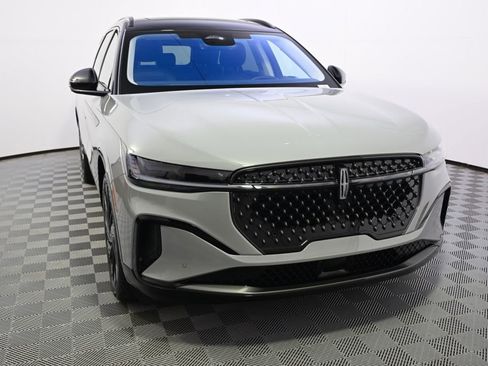 New 2026 Lincoln Nautilus Reserve w/ Jet Appearance Package AWD/4WD image 9