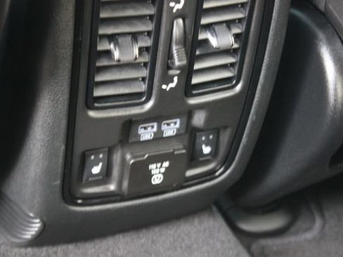 Used 2022 Dodge Durango R/T w/ Tow 'N Go Package AWD/4WD image 26