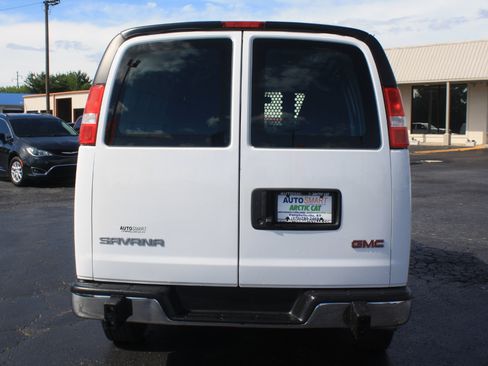 Used 2023 GMC Savana 2500 w/ Driver Convenience Package image 5