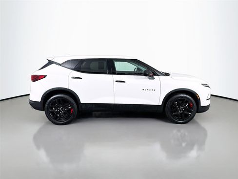 Used 2023 Chevrolet Blazer LT image 9