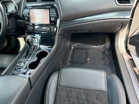 Used 2023 Nissan Maxima SR w/ Sport Mat Group image 16
