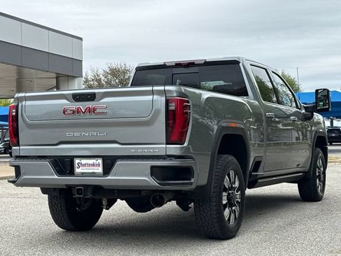 Used 2024 GMC Sierra 2500 Denali AWD/4WD image 9