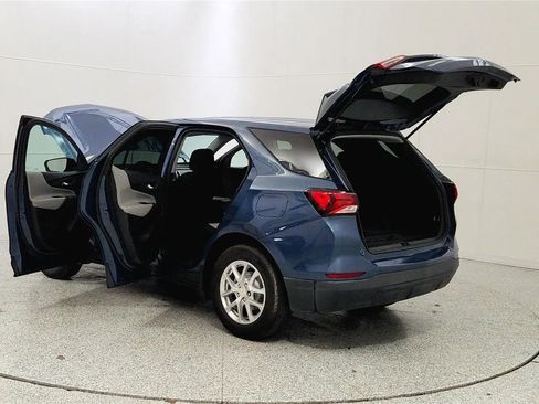 Used 2024 Chevrolet Equinox LS w/ LS Convenience Package image 11