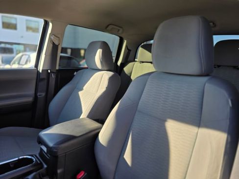 Used 2017 Toyota Tacoma SR5 image 14