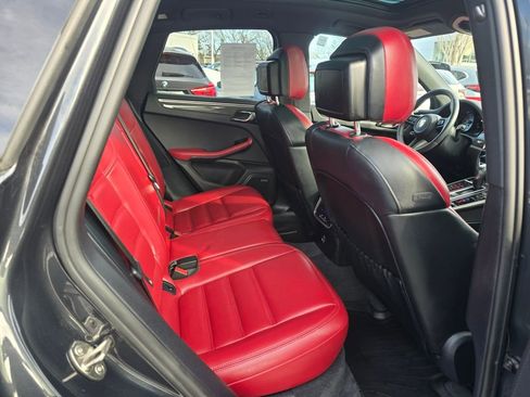 Used 2023 Porsche Macan S image 13
