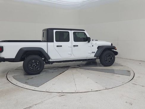 New 2026 Jeep Gladiator Sport image 17