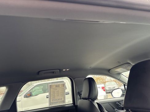 Used 2021 Lincoln Corsair AWD w/ Rear Removable Package Tray image 10