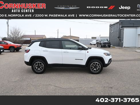 Certified 2024 Jeep Compass Trailhawk image 1