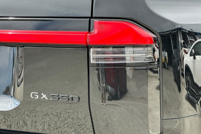 Used 2024 Lexus GX 550 w/ Accessory Package (Z1) AWD/4WD image 36