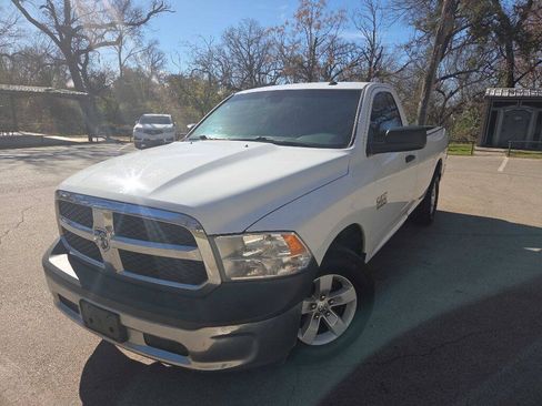Used 2018 RAM 1500 Express RWD image 2