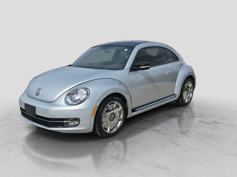 Used 2013 Volkswagen Beetle Turbo FWD image 4