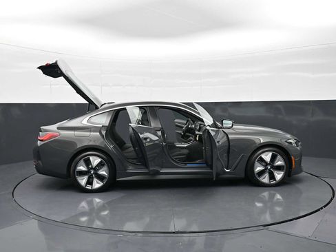 New 2026 BMW i4 eDrive40 w/ Premium Package RWD image 34