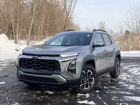 Used 2025 Chevrolet Equinox ACTIV w/ Safety and Technology Package image 1