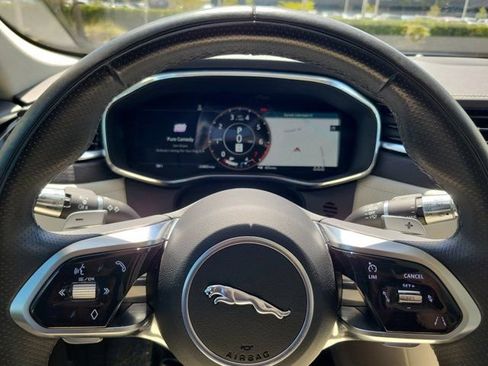 Used 2021 Jaguar F-PACE R-Dynamic S image 22