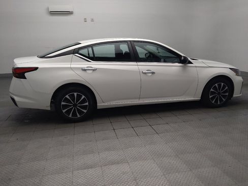 Used 2024 Nissan Altima 2.5 S FWD image 10