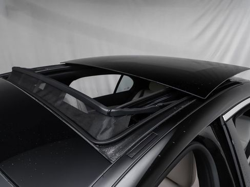 New 2026 Mercedes-Benz C 300 4MATIC Sedan image 5