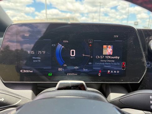 Used 2024 Chevrolet Equinox EV RS FWD image 24