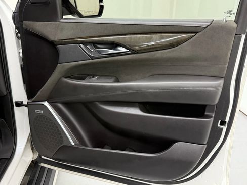 Used 2019 Cadillac Escalade Platinum image 20