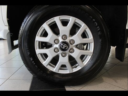 Used 2024 Toyota Tacoma SR AWD/4WD image 9